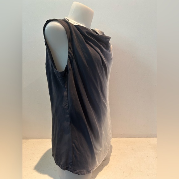New without tags DKNY silk ombré black and white wrap top. Size small - Picture 4 of 9